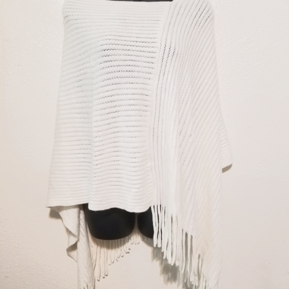 Shawl - Picture 2 of 5